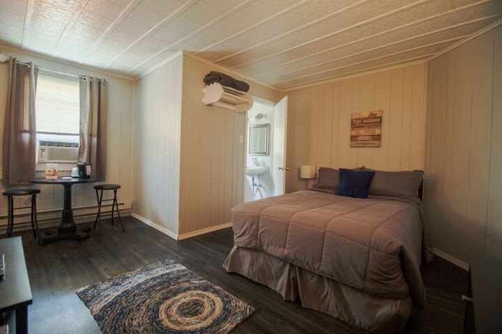 Room 5 of 13