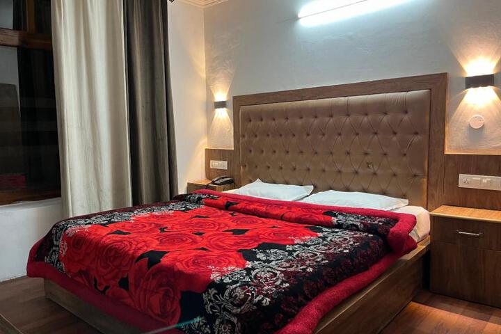 Hotel Premier Mall Road Manali