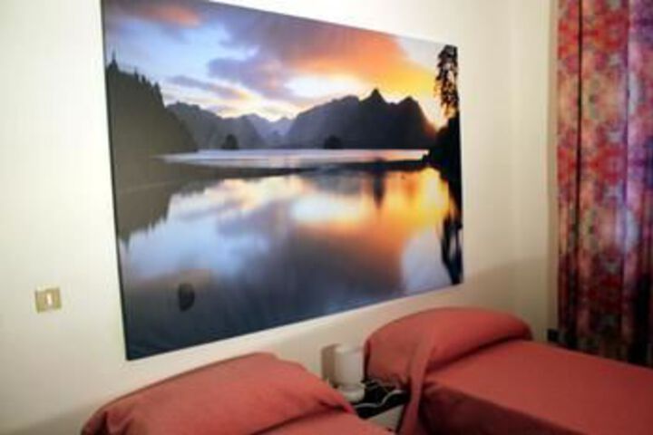 Room 7 of 17