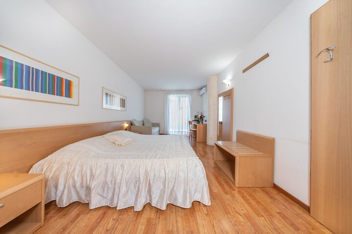 Room 15 of 54