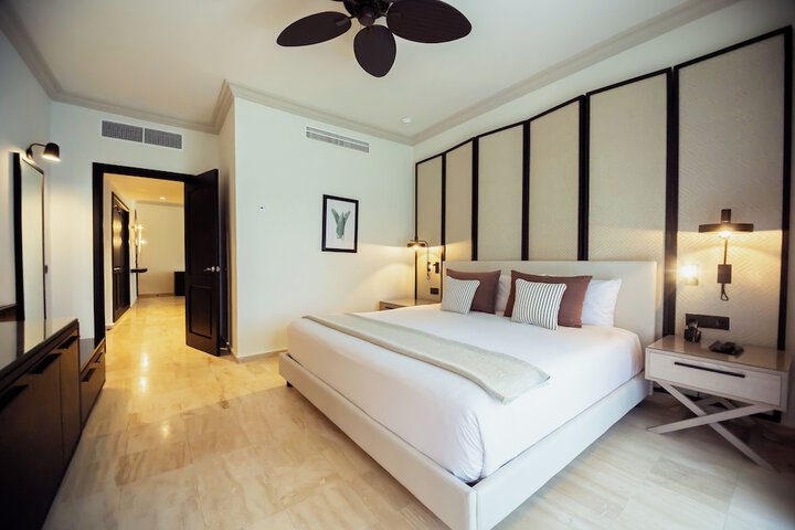 Room 36 of 272