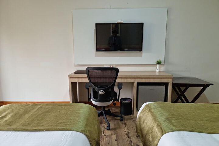 Room 10 of 36