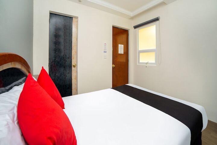 Room 18 of 34