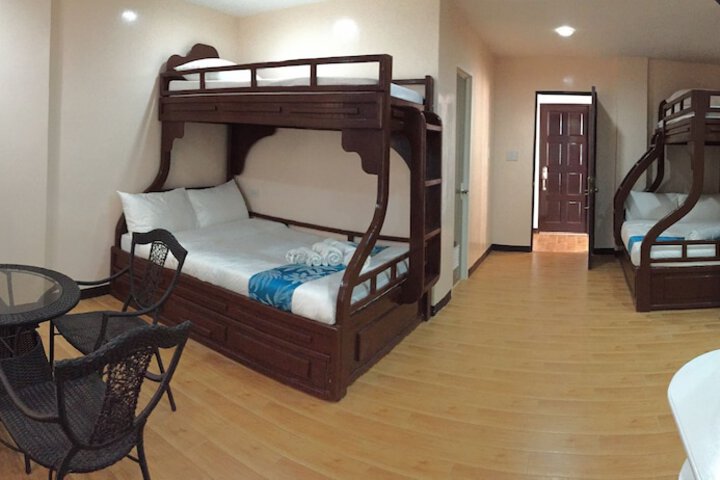Room 11 of 80