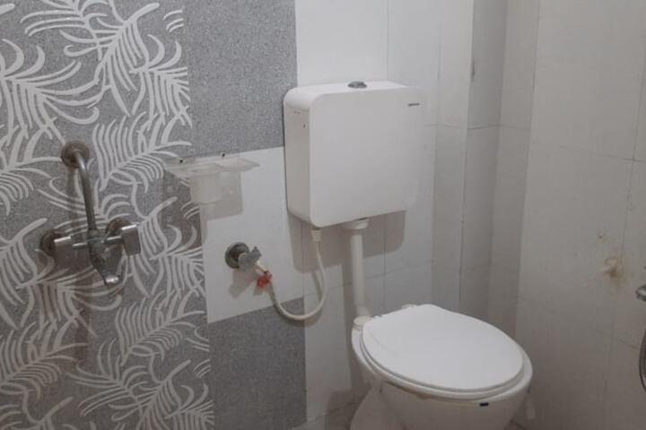 Room 10 of 17