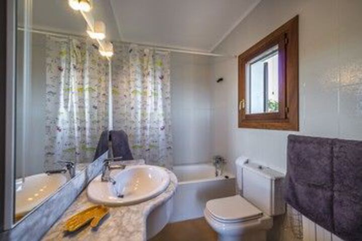 Room 10 of 70
