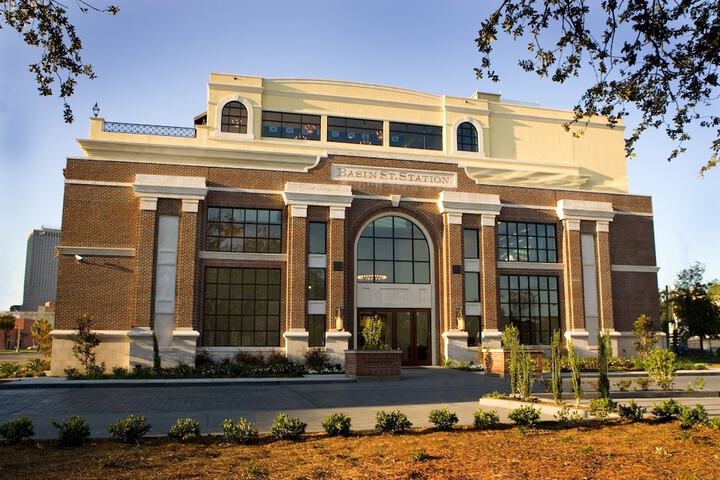 Exterior of The Brakeman Hotel