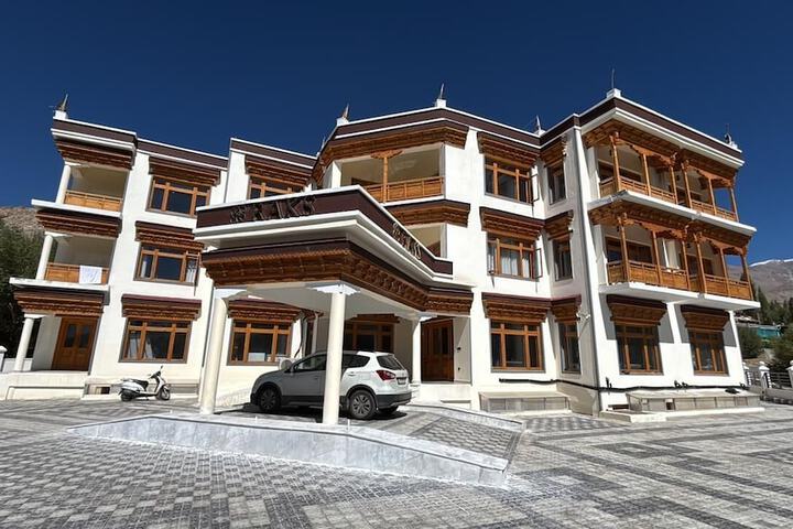 Hotel Raks