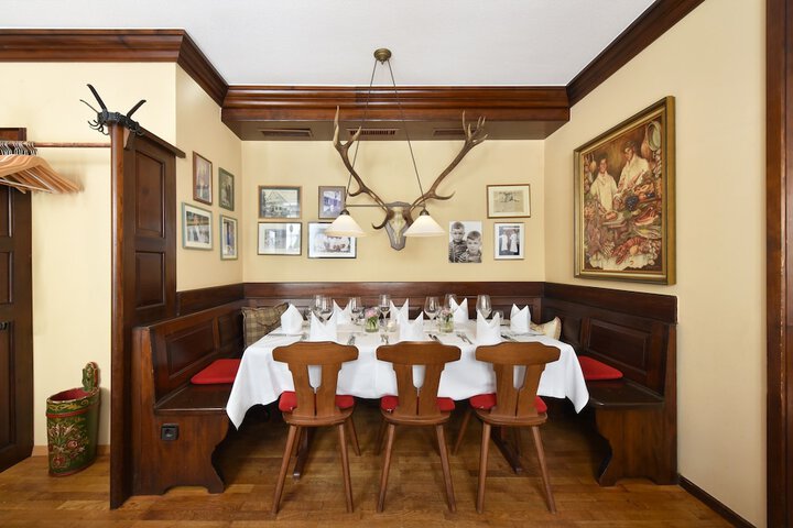 Dining 78 of 89