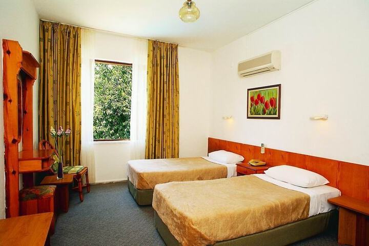 Room 3 of 22