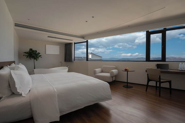 Room 51 of 86
