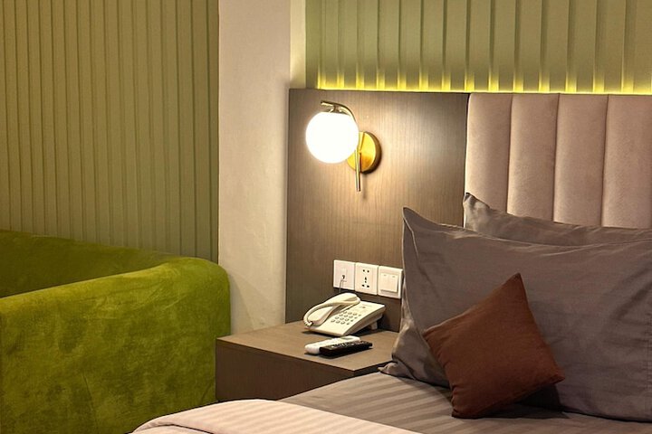Room 12 of 49