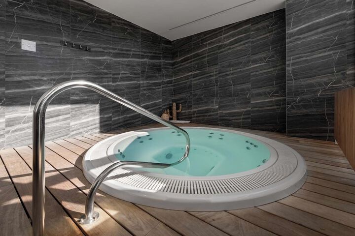 Spa 21 of 51