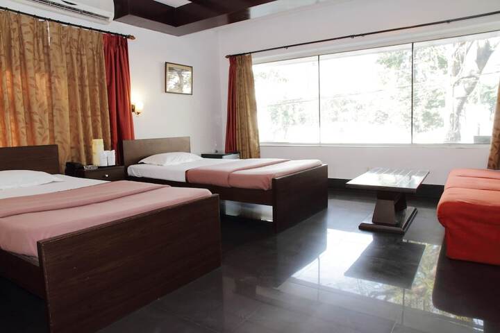 Room 48 of 96