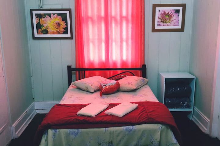 Room 12 of 33