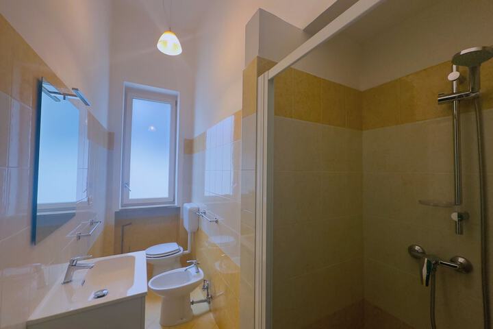 Room 17 of 29