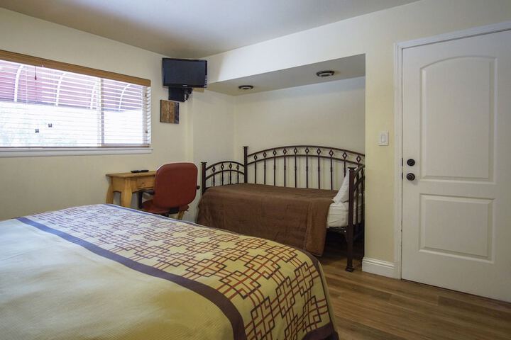 Room 43 of 90