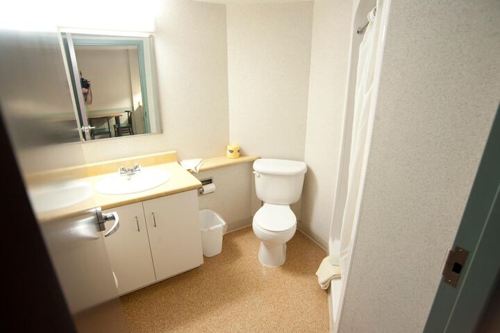 Room 27 of 46