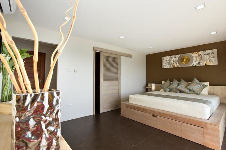 Room 10 of 43