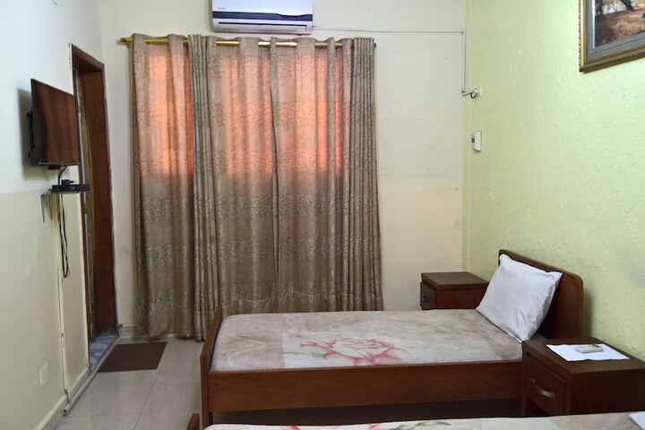 Room 13 of 67