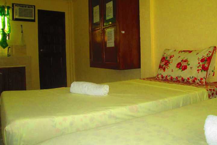 Room 6 of 17