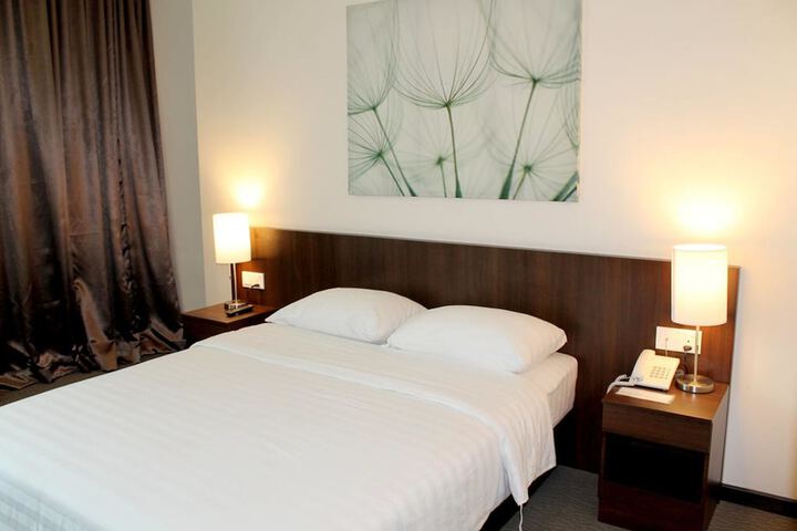 Room 7 of 34
