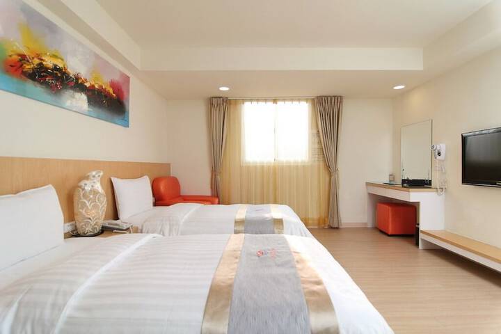Room 12 of 74