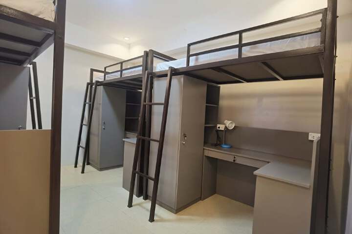Room 19 of 34