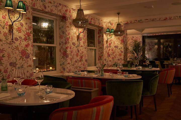 Dining 47 of 56