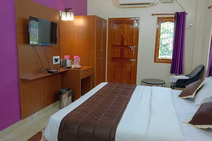 Room 2 of 6