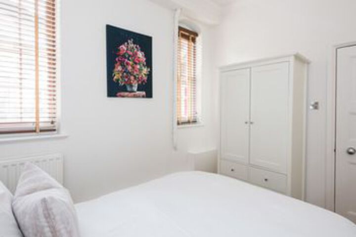 Room 15 of 25