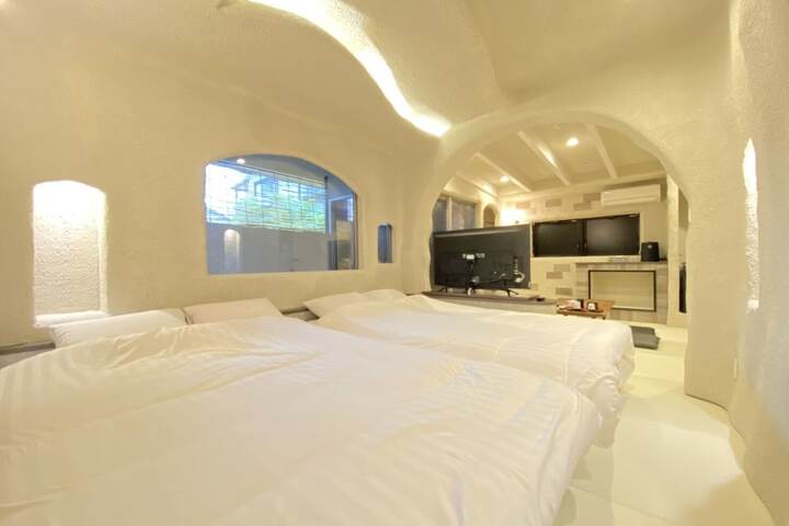 Room 8 of 51