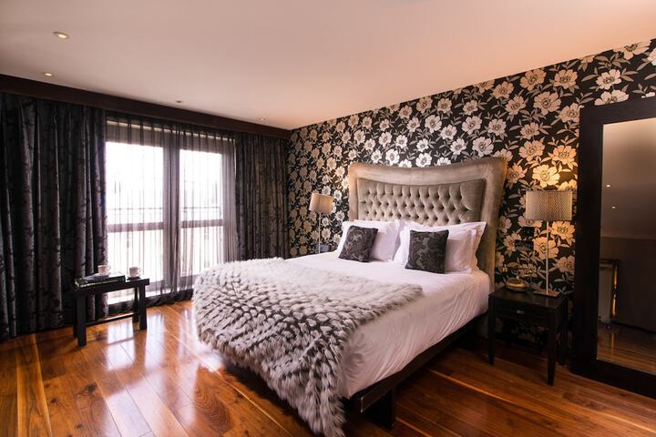 Room 50 of 95