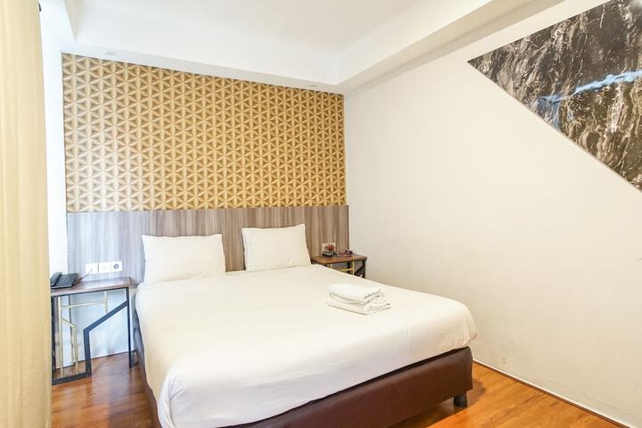 Room 27 of 79