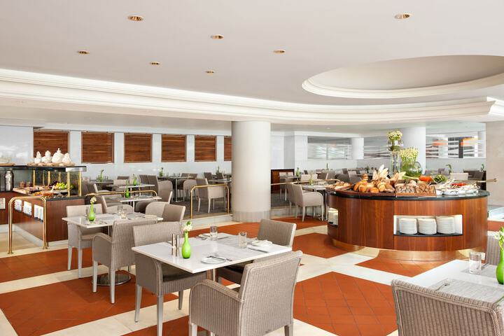 Dining 66 of 100