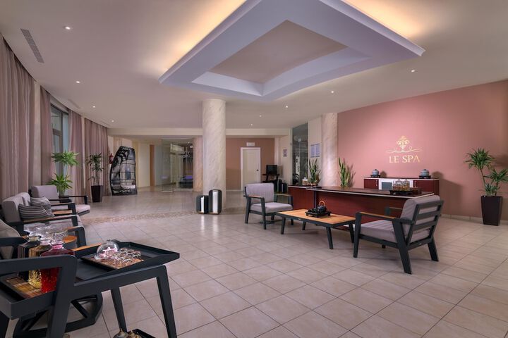 Guest Lobby