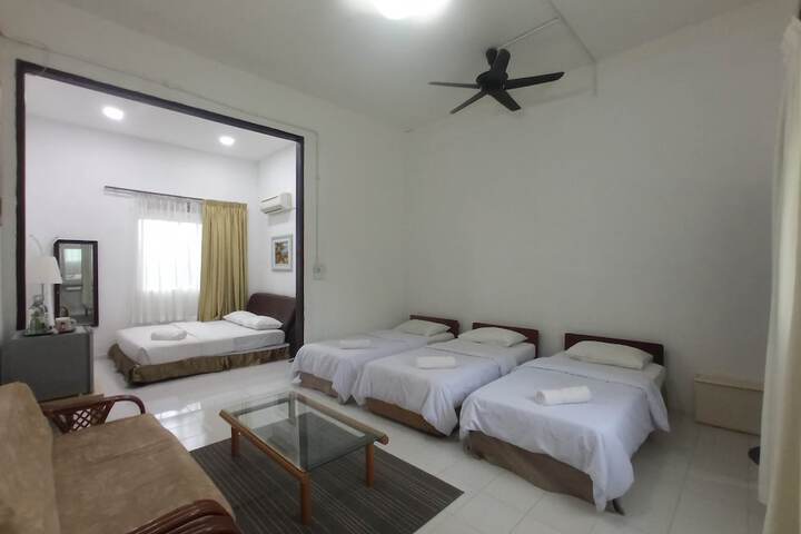 Room 2 of 31