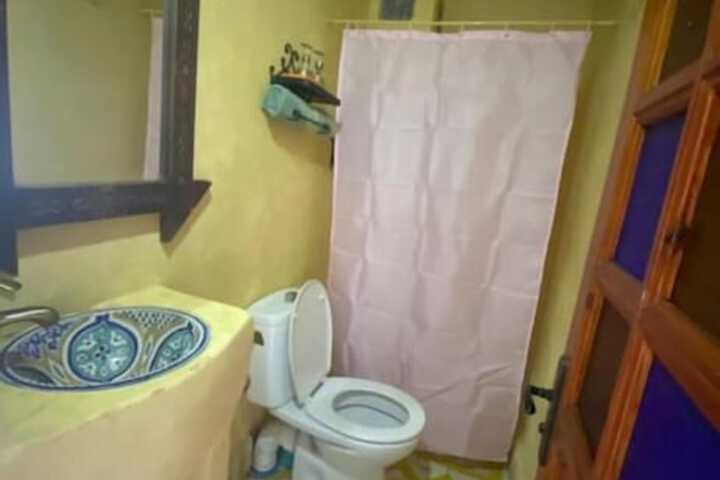 Room 9 of 16