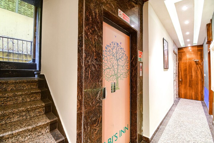 Hotel Interior 4 of 31