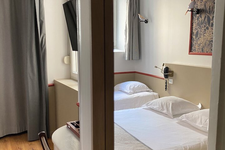 Room 38 of 59