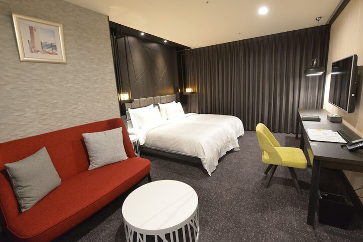 Room 4 of 41