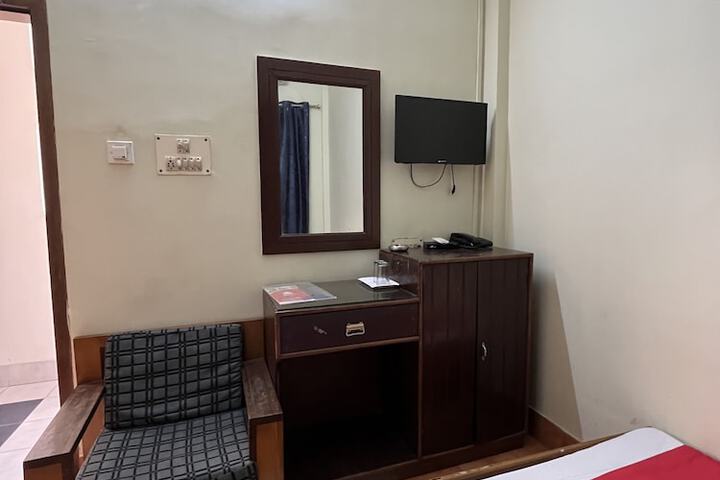 Room 9 of 19