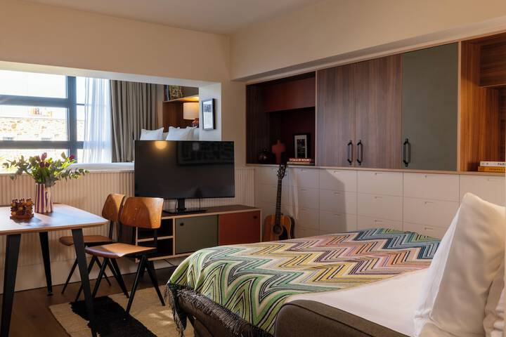 Room 165 of 203