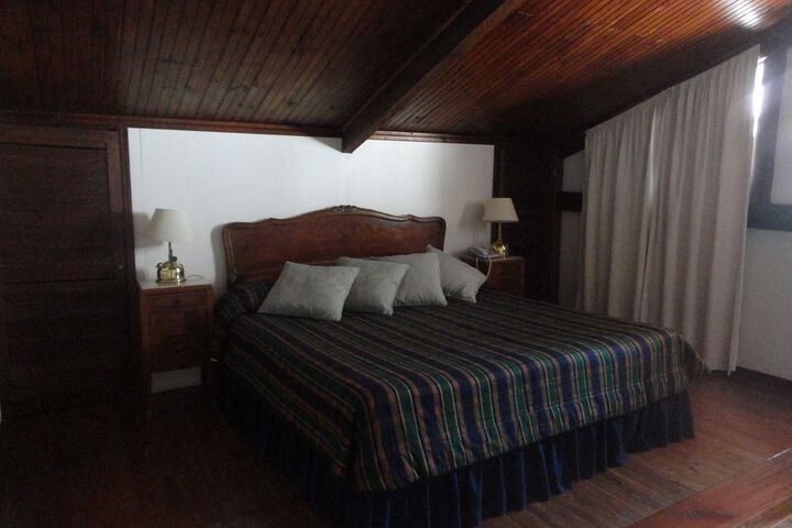 Room 28 of 73