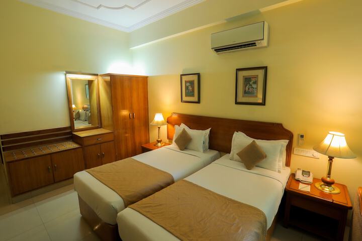 Room 25 of 60