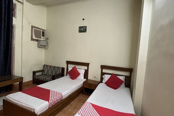 Room 7 of 19