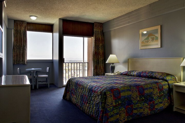 Room 4 of 37