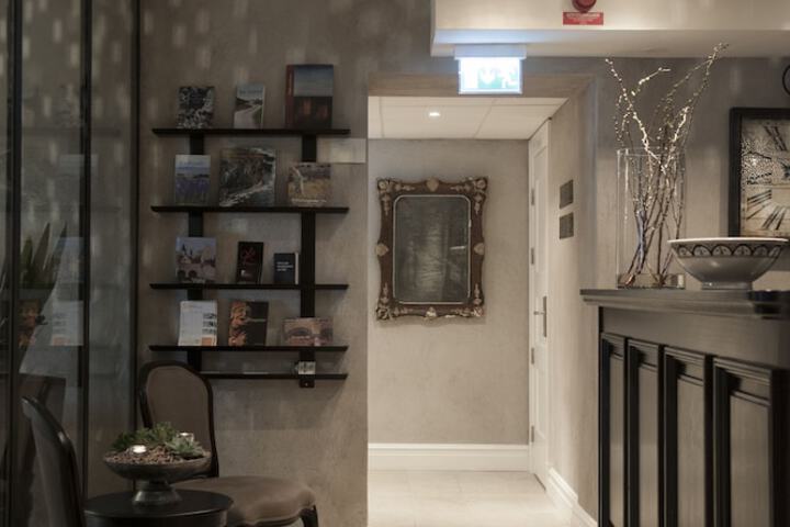 Guest Lobby