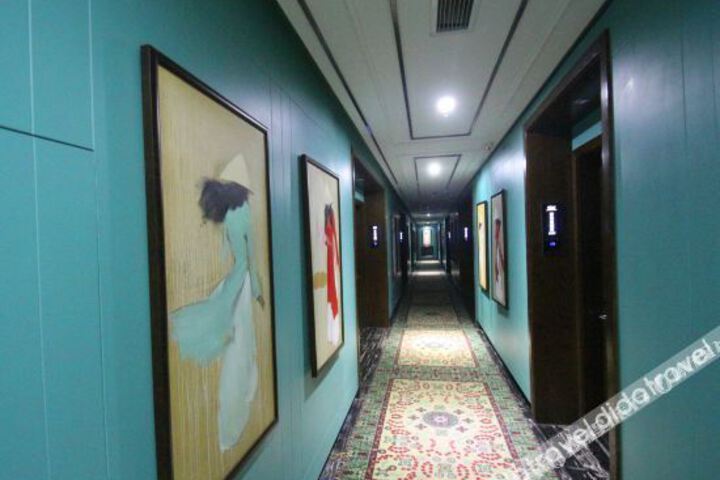 Hotel Interior 11 of 36