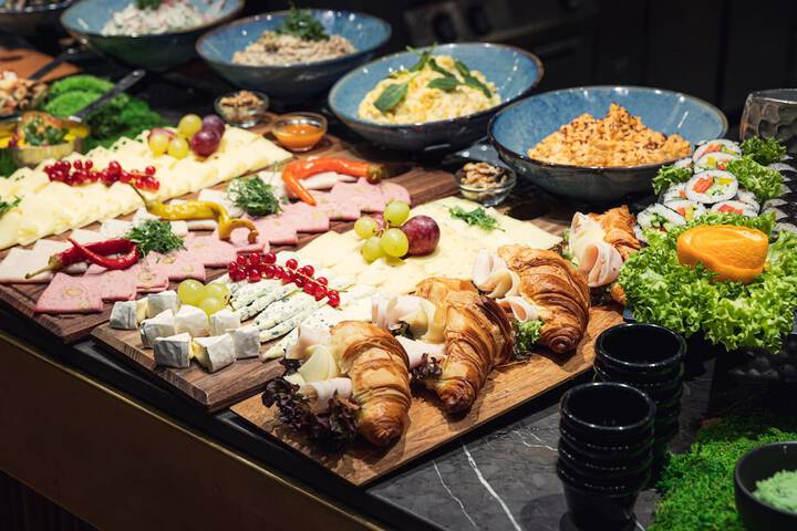 Dining 54 of 82
